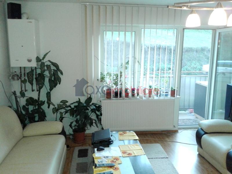 Apartament 3 camere de vanzare