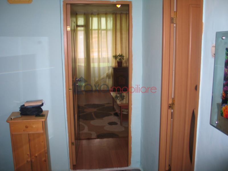 Apartament  camere de vanzare in Floresti